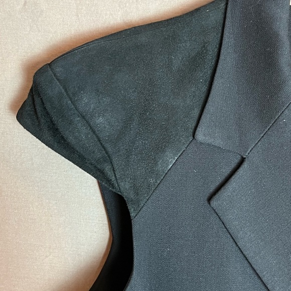 Helmut Lang w/ suede cap sleeves structured blazer - Picture 4 of 6